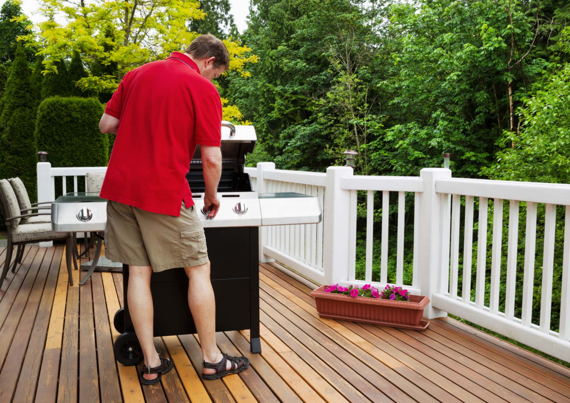 How to Get Grill Grease off of Wood Deck 