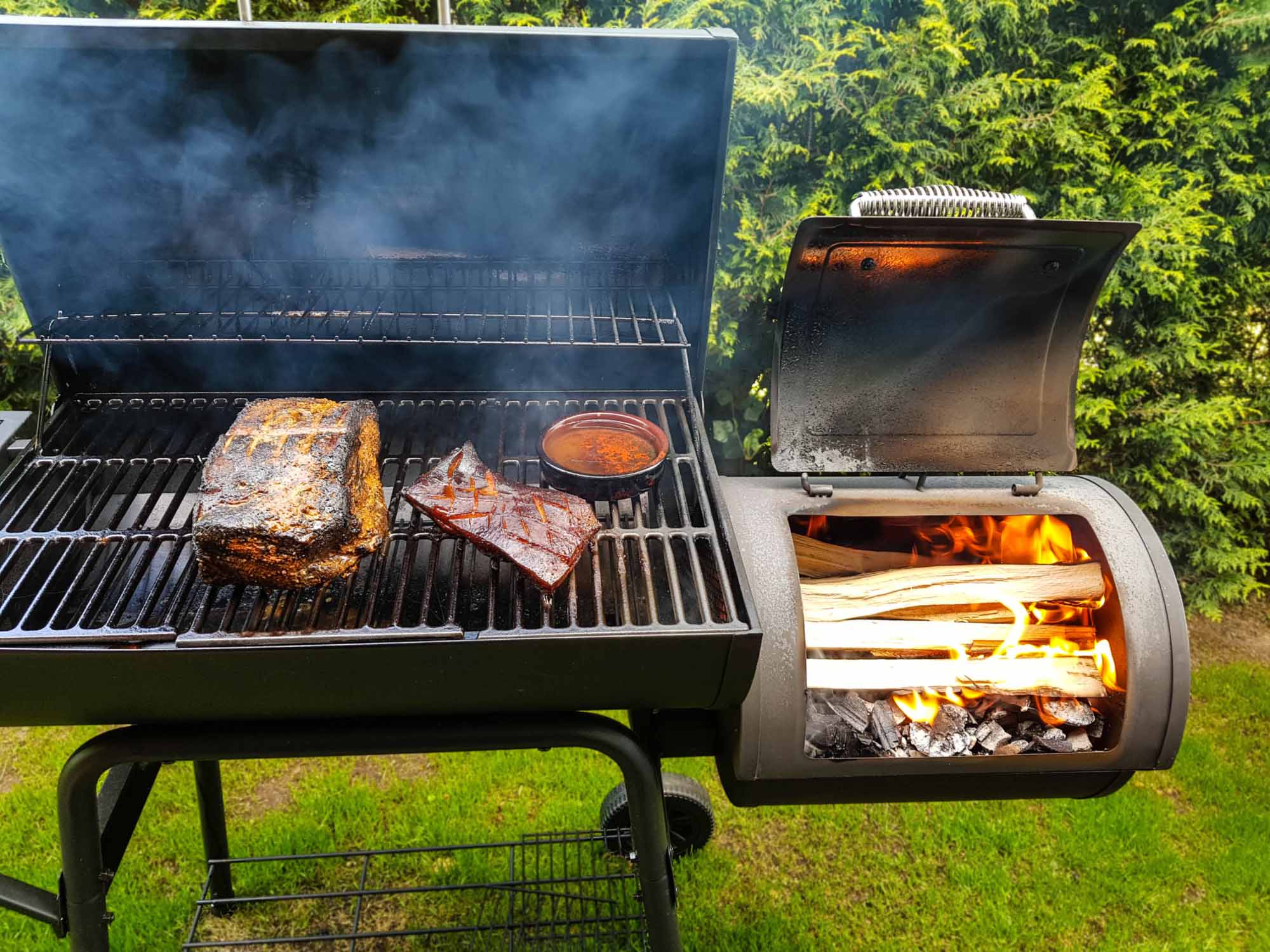 Do You Have to Put a Water Pan in the Smoker? - Barbehow