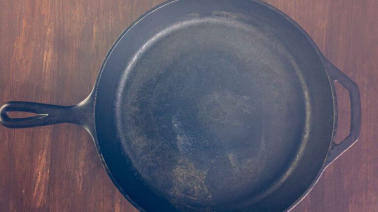 How to Remove the Seasoning on a Cast Iron Skillet?